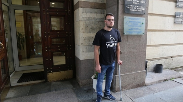 Борисов обеща центрове за хората с увреждания, утре се среща с майките