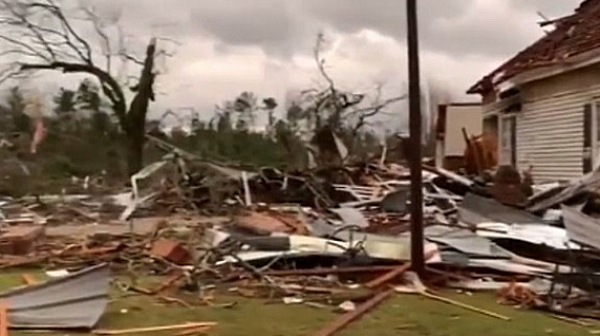 МВнР: Няма загинали българи след торнадото в щата Алабама