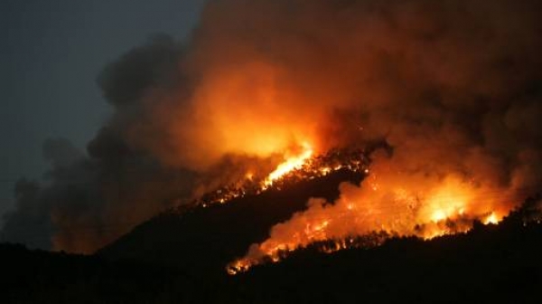 Екстремна опасност от пожари в една трета от страната