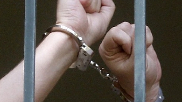 Задържаха двама за палежа на автомобила на шефа на затвора в Пловдив