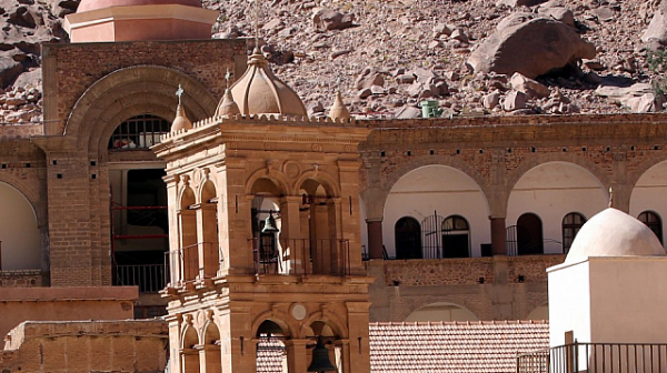 Дигитализират древните ръкописи в Синайския манастир