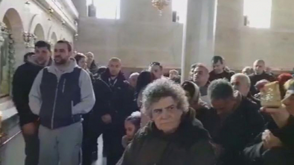 Невиждан скандал в църквата в Петрич: Миряни викат ”мафия” /видео/