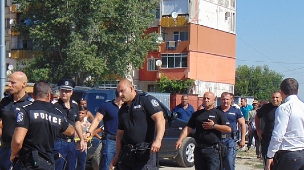 Акция а ла Чочоолу: Багери и полиция бутат 50 незаконни сгради в ”Столипиново”