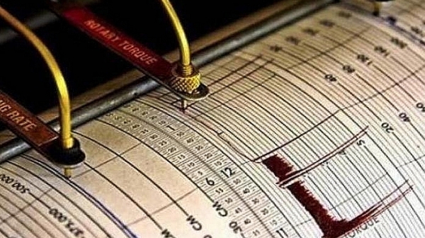 Двама са загинали, а над 200 са ранени при земетресението в Иран