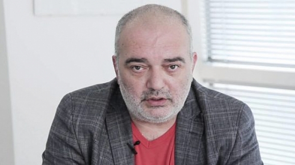 Арман Бабикян: Управляващите ни пеят песнички за борба с корупцията, карат и децата