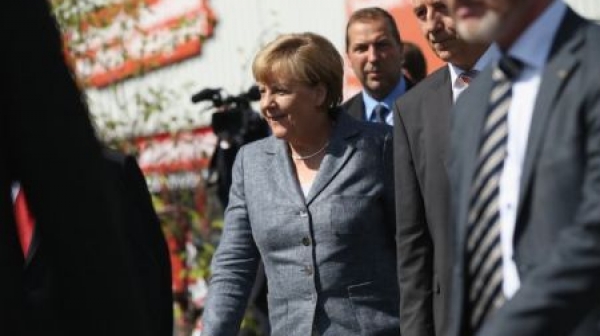 Меркел пропусна откриването на Г-20 заради проблеми със самолета й