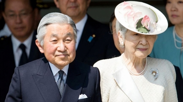 Император Акихито вероятно ще абдикира в края на март 2019 г.