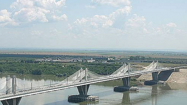 7 километра опашка на ГКПП ”Дунав мост 2”