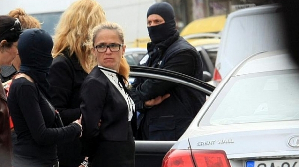 Иванчева и заместничката й остават в ареста