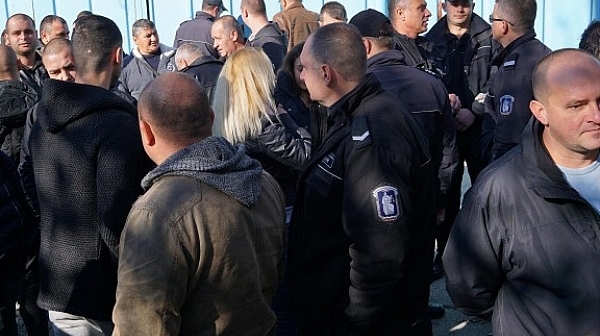 Надзирателите пак протестират на 10 март, канят Борисов, Цачева и Горанов