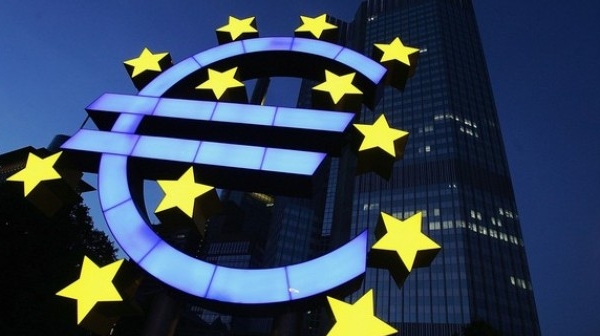 Приемат ни в чакалнята за еврото след година