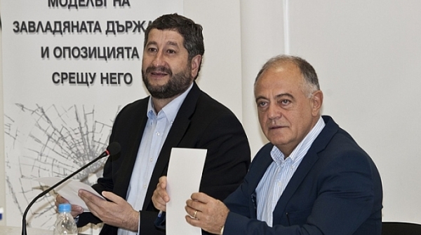 ”Демократична България” иска дисциплинарно наказание за Цацаров