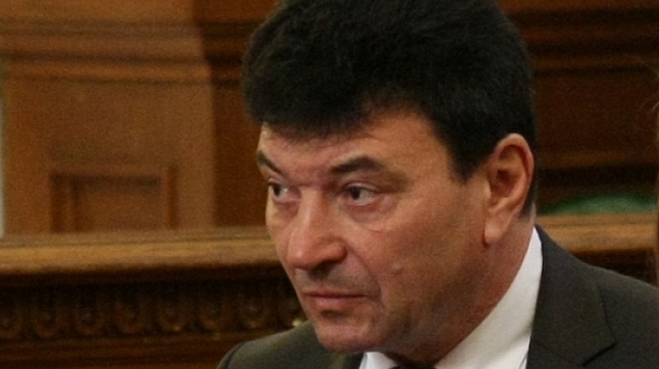 Бившият депутат от ”Суджукгейт” бил натопен от длъжник