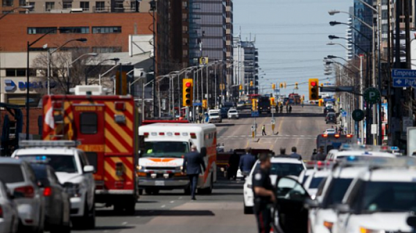Над четирима убити при стрелба в канадски град