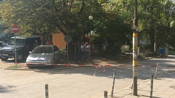 Мъж застреля съпругата си пред заведение в София