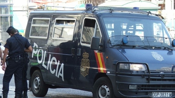 Автобус се вряза в колона на виадукт в Испания, поне петима са загинали