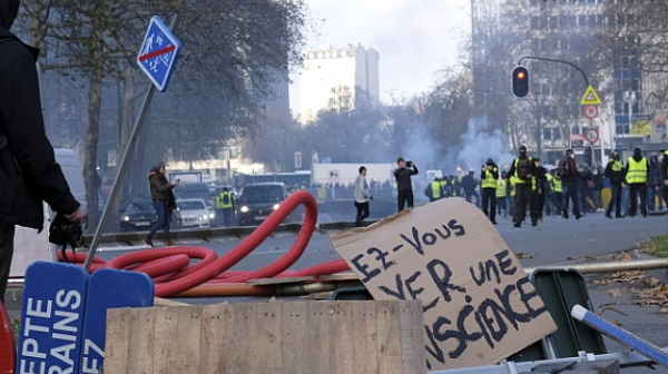 ”Жълтите жилетки” пак излязоха на протест във Франция
