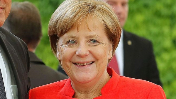 Меркел увеличава парите за отбрана