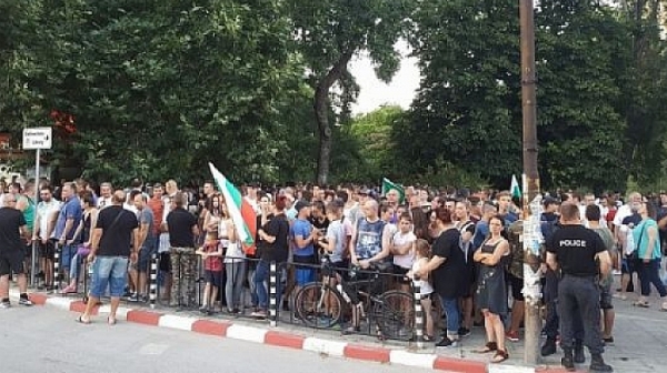 Над 5000 души се включиха в протеста в Асеновград