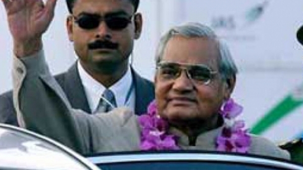 Почина бившият индийски премиер Атал Бихари Ваджпаи