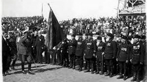 Първият ден на храбростта - през 1880 г., прекъсва 1947, възстановява се 1993 г.