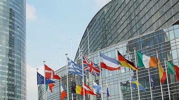 Четири партии алармират Европейската комисия за „ЦУМ-гейт“