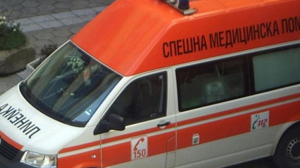 Микробус блъсна и уби млад мъж в София