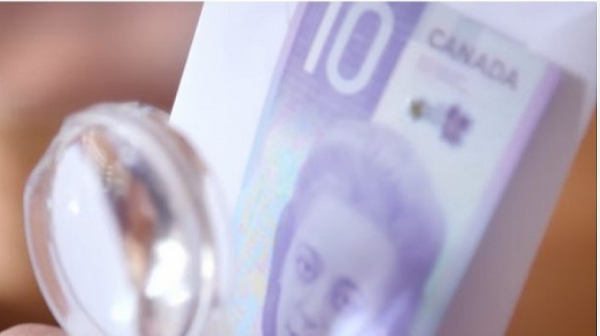 Канада пуска вертикална 10-доларова банкнота