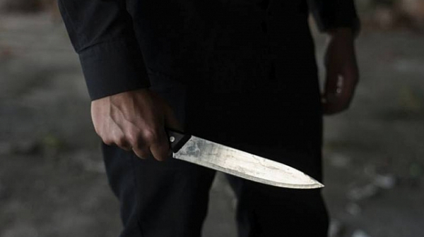 Нападение с нож пред министерство в Лондон