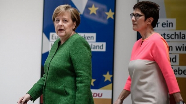 Анегрет Крамп-Каренбауер е избрана за наследничка на Меркел