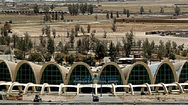 Няма пострадали българи при обстрел на летище Кандахар