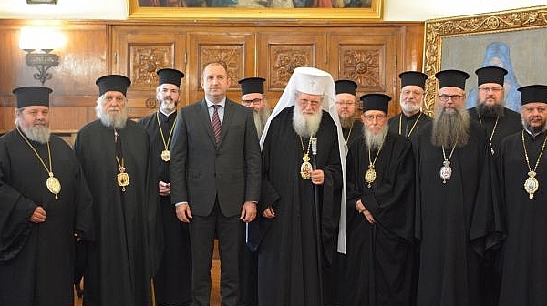 Светият синод оповести какво са говорили руският патриарх и президентът Радев