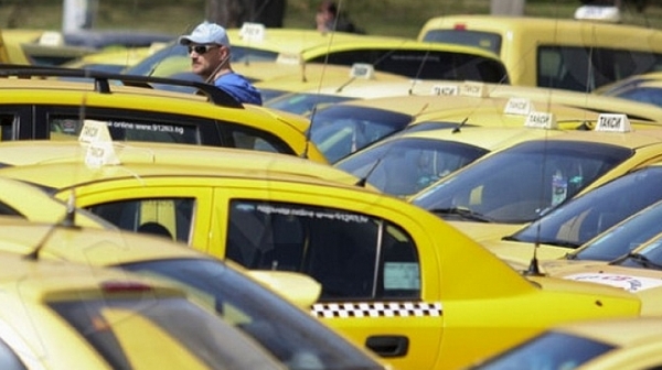Таксиджии продават дрога в „Слънчев бряг“
