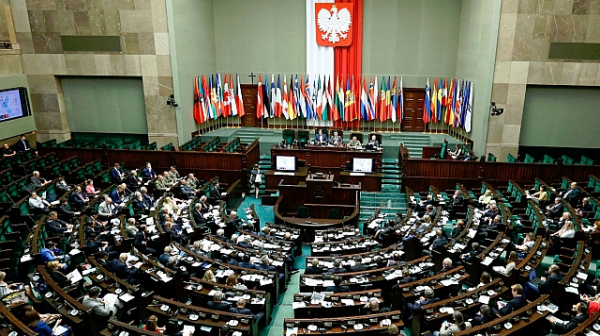 Европарламентът обсъжда допълнителни санкции срещу Русия