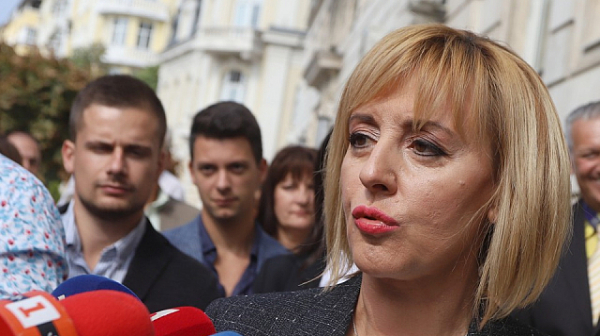 Манолова: Фандъкова наглася обществени поръчки за електробуси предизборно