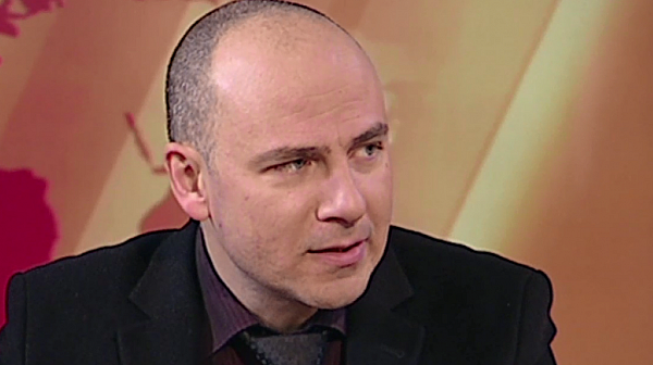 Политологът П. Чолаков: 50% от електората на ГЕРБ одобрява Румен Радев