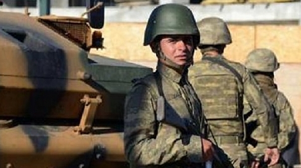 Арестуваха турски офицери в командванията на пехотата, ВВС и ВМС