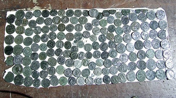 Иззети са повече от 260 старинни монети в Ямбол
