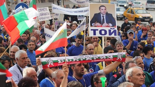 Борисов най-после забеляза протестите на работниците от ”ЕМКО”