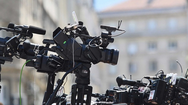 АЕЖ към прокуратурата: Ролята на медиите не е да венцеславят силните на деня