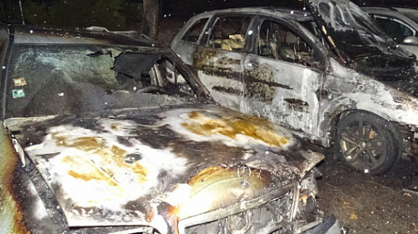 Подпалиха двeте коли на бивш общински служител в Козлодуй