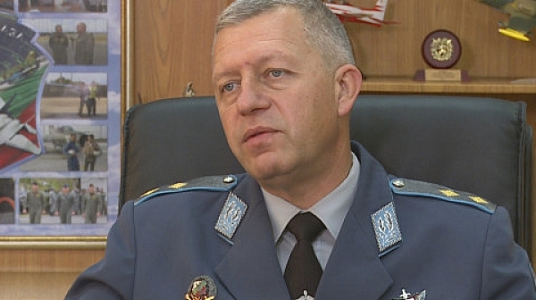 Командирът на ВВС ген. Стойков: Доста хора се опитват да ни приземят