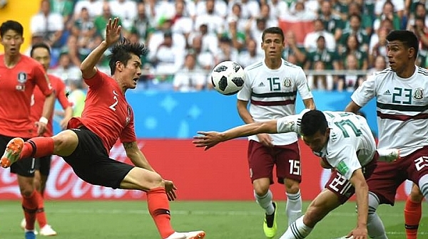 Очаквано Мексико надви Корея с 2:1