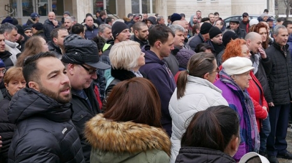 Решават дали да оставят в ареста доктора от Пловдив