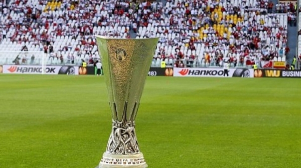 Откраднаха трофея на Лига Европа
