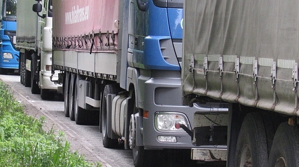 Бунт на ”Дунав мост 2”: Десетки камиони затвориха границата