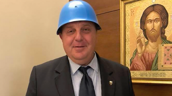 Каракачанов за скандалите при патриотите: На синята каска и мина времето, трябват други средства