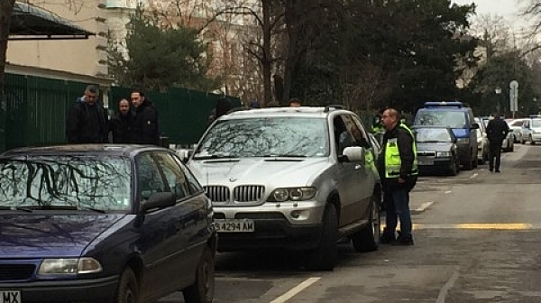 Простреляха със снайпер шеф в НАП в София тази сутрин