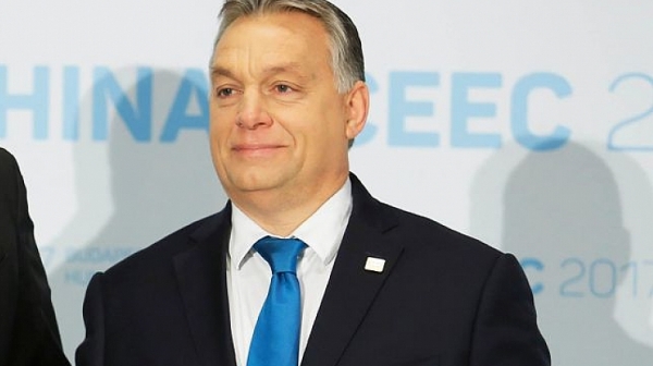 Орбан подчини над 500 медии