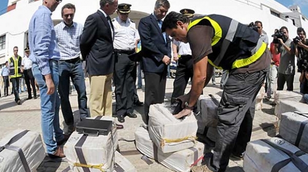 Задържаха българин и още 9 души на кораб с 1400 кг кокаин в Испания
